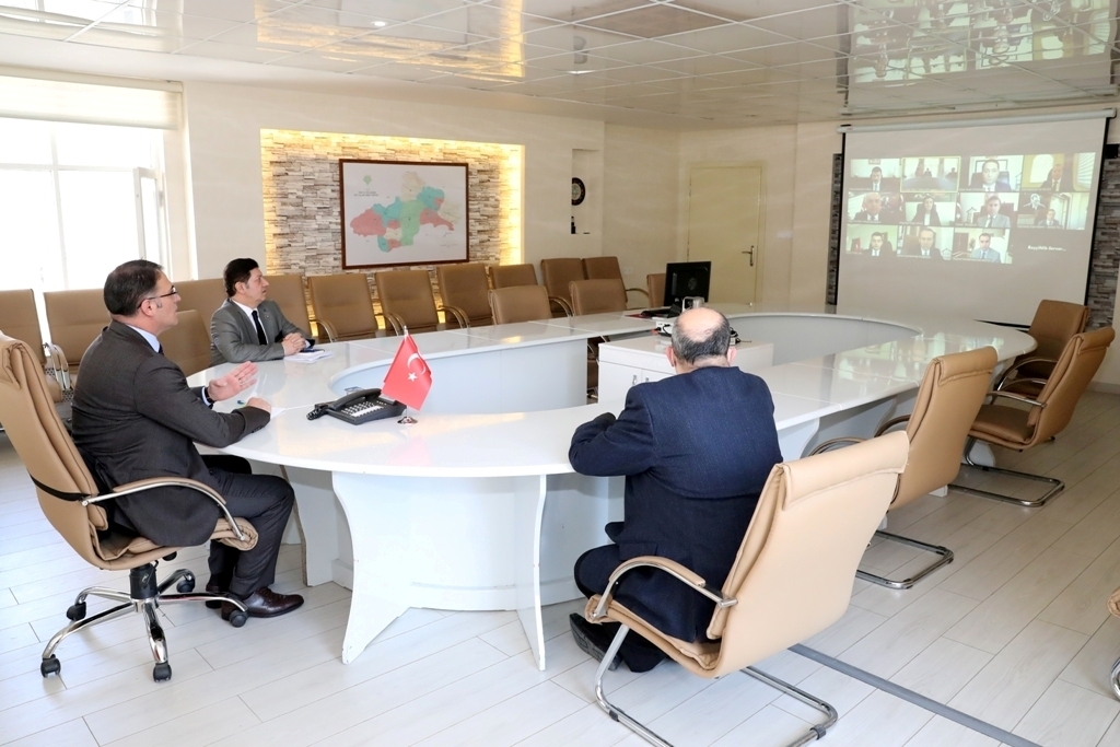  Vali Balcı Kaymakamlarla Videokonferans Toplantısı Gerçekleştirdi